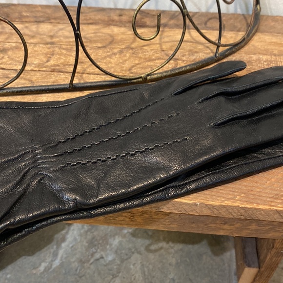Leather Gloves - Picture 7 of 10